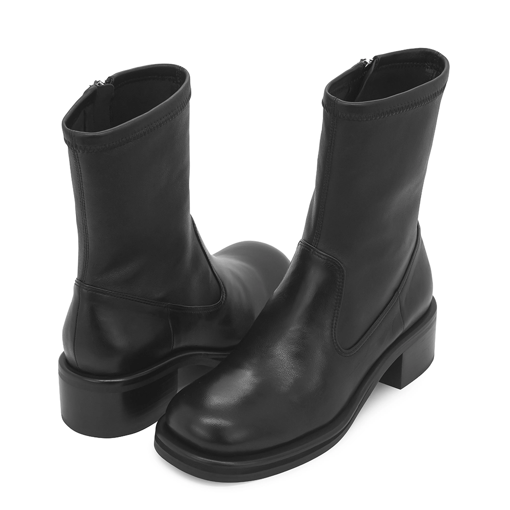 bota feminina, bota de couro, cano curto, solado de borracha, bota preta, cano couro stretch